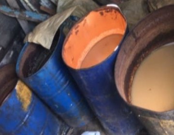 Desmantelan f&aacute;brica clandestina que elaboraba ron adulterado en Villa Hermosa