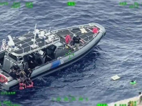 Al menos 11 muertos al naufragar una embarcación en Puerto Rico 