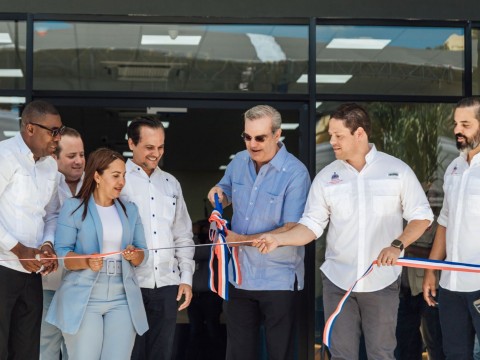 Abinader y ministro Carlos Bonilla dejan inaugurado Hospital de Villa Hermosa