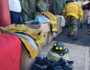Cuerpo de Bomberos de Las Terrenas recibe donaci&oacute;n de equipos de protecci&oacute;n