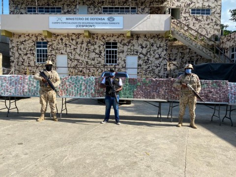 CESFRONT detiene  grupos de indocumentados  entrando por Dajab&oacute;n 