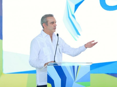 Transici&oacute;n a gas natural y energ&iacute;as renovables ser&aacute;n propuesta oficial en pacto el&eacute;ctrico