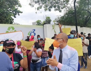 Mun&iacute;cipes de Haina protestan para que se cumpla sentencia TSA ordena cierre recicladora de bater&iacute;as