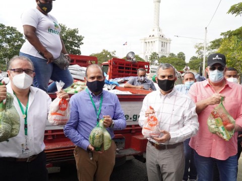Inespre extiende venta de pollos a Moca y Santiago