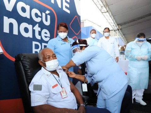 Al menos 250 profesionales de salud ser&aacute;n vacunados hoy