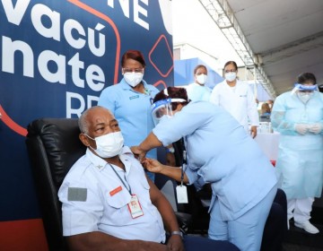 Al menos 250 profesionales de salud ser&aacute;n vacunados hoy