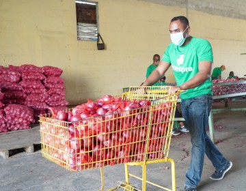 &nbsp;Inespre vende m&aacute;s de 6 mil quintales de cebolla a 10 pesos la libra&nbsp;