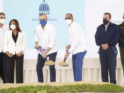 Abinader da inicio a la ampliaci&oacute;n de la avenida Ecol&oacute;gica