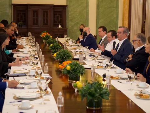 Gobierno cita esfuerzos para amortiguar precios locales por factores internacionales