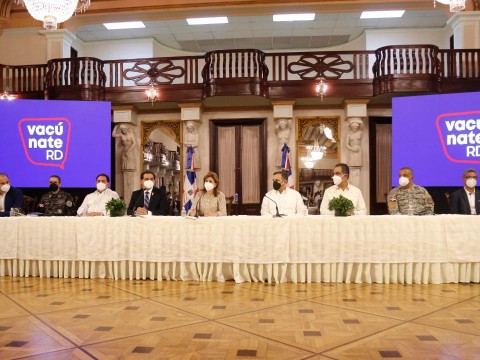 Gobierno de la Rep&uacute;blica Dominicana anuncia fin de primeros lotes de vacunas contra COVID-19 en tiempo r&eacute;cord