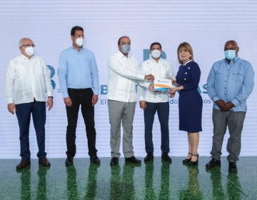 Banreservas aprueba RD$6,000 millones  para producci&oacute;n de arroz 2021-2022