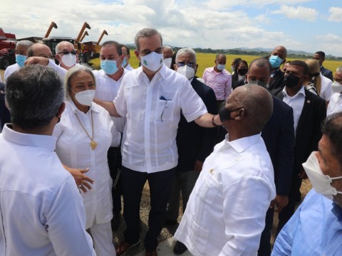 Presidente Abinader destaca aumento de producci&oacute;n de arroz; garantiza abastecimiento y estabilidad de precio