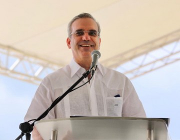 Abinader sobre reelecci&oacute;n:  "Aqu&iacute; lo que hay que hacer es trabajar y resolver los problemas de la gente"
