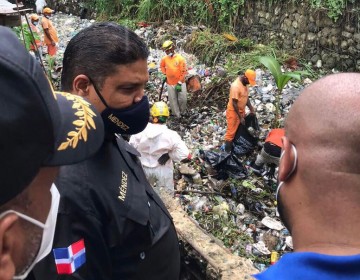 Autoridades contin&uacute;an buscando ni&ntilde;o de 10 a&ntilde;os que cay&oacute; en ca&ntilde;ada del KM 13 de la autopista Duarte