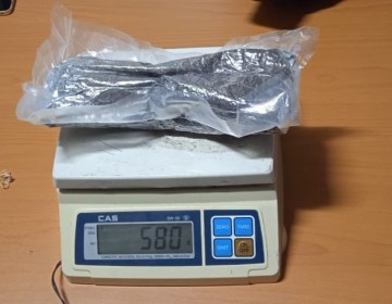 Apresan ciudadana Francesa con coca&iacute;na escondida en un pa&ntilde;al