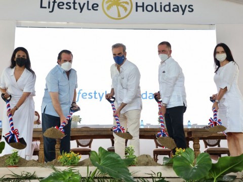 Presidente Abinader da el primer palazo al proyecto Royal Lake Village&nbsp; del grupo Lifestyle Holiday 