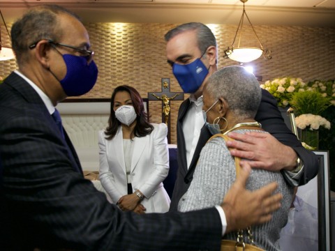 Presidente Abinader expresa condolencias a Deligne Ascenci&oacute;n por muerte de su padre