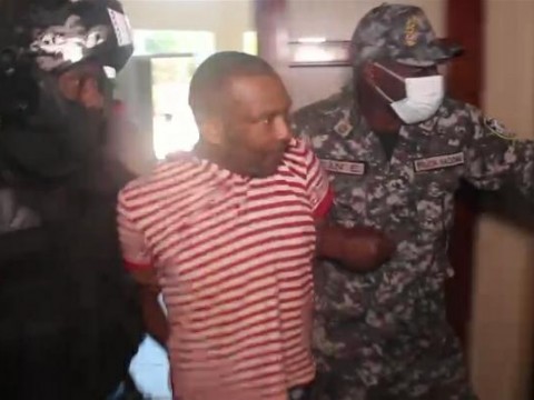 Aplazan para ma&ntilde;ana medida de coerci&oacute;n acusado de asesinar tres en Yamas&aacute;