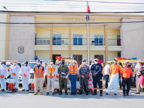 Defensa Civil y Gobernaci&oacute;n de Hig&uuml;ey realizan jornada de desinfecci&oacute;n previo al D&iacute;a de la Virgen de La Altagracia 