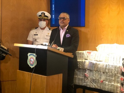 Ocupan en operativos simult&aacute;neos 848 paquetes presumiblemente coca&iacute;na en Barahona y la Altagracia