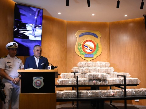 Arrestan dos hombres con 250 paquetes presumiblemente de coca&iacute;na en SPM