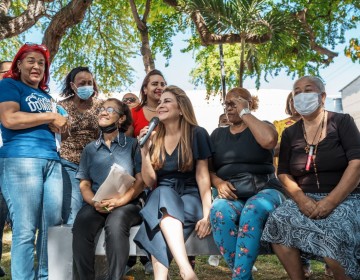 Alcaldesa Carolina Mej&iacute;a entrega a Villas Agr&iacute;colas remozado Parque Rossi