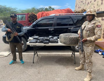 CESFronT decomisa 44 libras de presumible marihuana en Pedernales