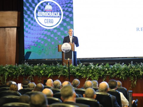Gobierno del presidente Abinader lanza programa Burocracia Cero para agilizar tr&aacute;mites en el Estado