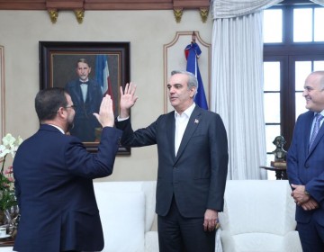 Presidente Abinader concede nacionalidad a actual senador por el estado de Nueva York, Luis Sep&uacute;lveda