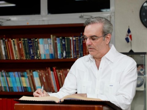 Presidente Abinader encabeza inauguraci&oacute;n novena Feria del Libro de la Historia Dominicana