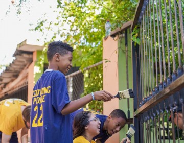 Marines del Comfort y Fundaci&oacute;n LASO pintan casa que ser&aacute; escuela de ingl&eacute;s y pintura en Herrera