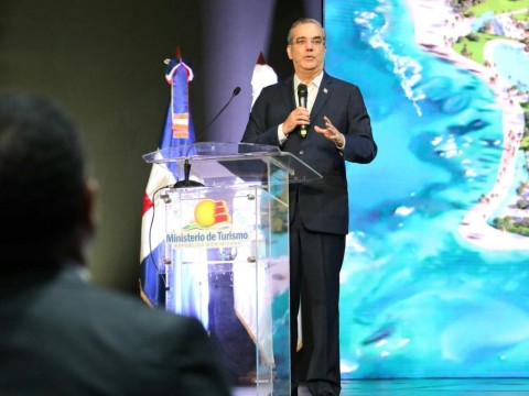 Presidente Abinader encabeza presentaci&oacute;n plan maestro proyecto Punta Bergant&iacute;n para relanzamiento Puerto Plata
