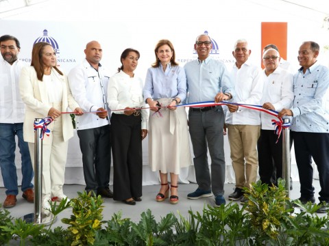 Gobierno inaugura obras reclamadas por d&eacute;cadas en S&aacute;nchez Ram&iacute;rez.