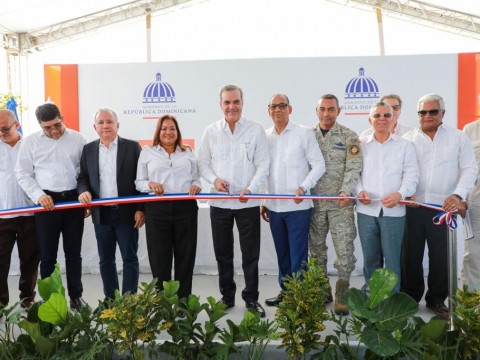 Presidente Abinader inaugura primera etapa de prolongaci&oacute;n Av. Ecol&oacute;gica en SDE