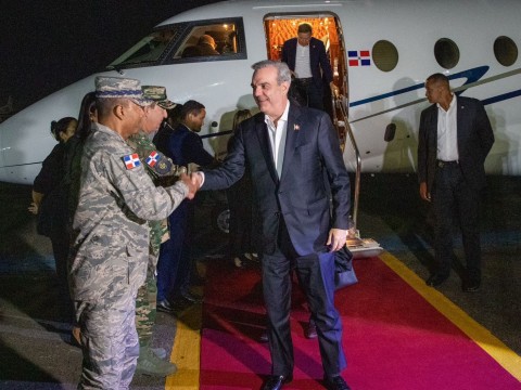 Presidente Abinader regresa de Ecuador