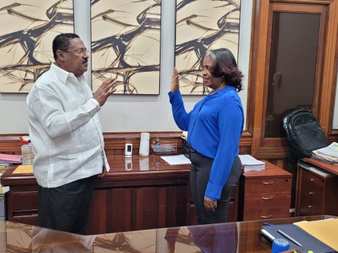 Juramentan nueva directora en hospital de Villa Mella
