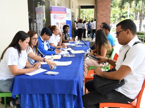  Ministerio de Trabajo invita a Recepci&oacute;n de Curr&iacute;culum para vacantes Aerol&iacute;nea Internacional en Puerto Plata, La Romana y el Distrito Nacional
