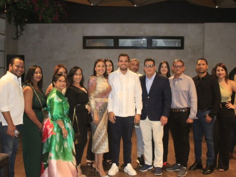 Rosario Rincon apoya a Vicente S&aacute;nchez 