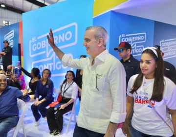 Presidente Abinader lanza en SDN programa "El Gobierno Contigo" con el cual busca resolver problemas puntuales planteados por las comunidades.