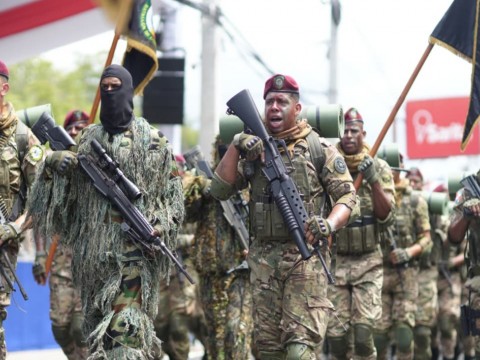 Presidente Abinader encabeza desfile c&iacute;vico-militar y policial en conmemoraci&oacute;n del 182 aniversario de la Batalla del 19 de Marzo