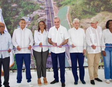 Presidente Abinader inaugura ampliaci&oacute;n a cuatro v&iacute;as de la entrada a Saman&aacute; que beneficia m&aacute;s de 110,000 personas