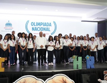 Ministerio de Educaci&oacute;n reconoce a estudiantes ganadores de la V Olimpiada Nacional de Formaci&oacute;n Humana y Religiosa