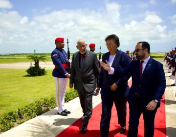 Presidente Abinader recibir&aacute; este lunes a su hom&oacute;loga de Surinam, Jennifer Geerlings-Simons, en el Palacio Nacional