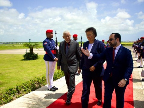 Presidente Abinader recibir&aacute; este lunes a su hom&oacute;loga de Surinam, Jennifer Geerlings-Simons, en el Palacio Nacional