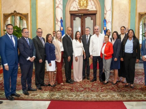 Presidente Abinader juramenta al Comit&eacute; Dominicano de Salud Mental Penitenciaria
