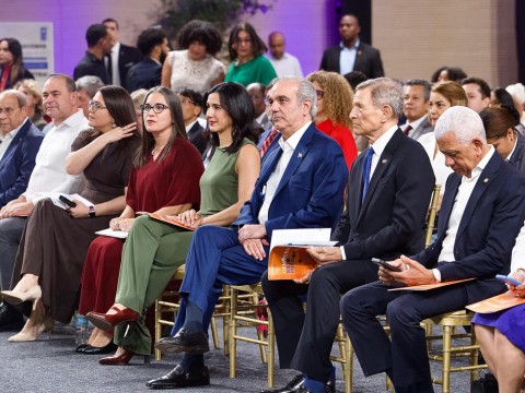 Presidente Abinader dice que la estabilidad democr&aacute;tica del pa&iacute;s ha sido por la capacidad de construir consensos alrededor de un proyecto nacional compartido, m&aacute;s all&aacute; de las diferencias pol&iacute;ticas