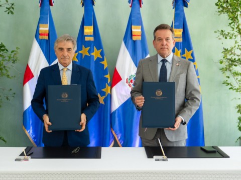 Rep&uacute;blica Dominicana y Uni&oacute;n Europea acuerdan impulsar estudios sobre potencial de tierras raras, en Pedernales