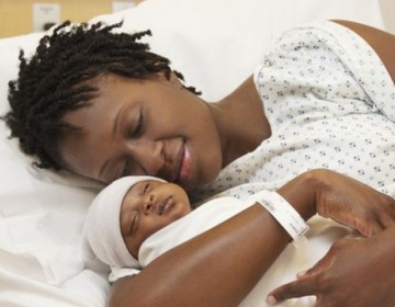 Beb&eacute;s de madres vacunadas contra el coronavirus nacen con anticuerpos protectores