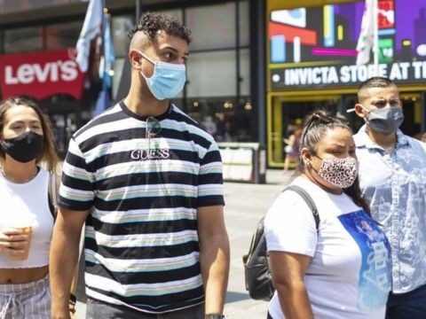 Cinco estados de EE.UU. anuncian pr&oacute;ximo fin de llevar cubrebocas en interiores