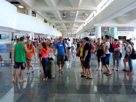 Autoridades Dominicanas refuerzan medidas de seguridad por Coronavirus en Italia en el Aeropuerto de La Romana